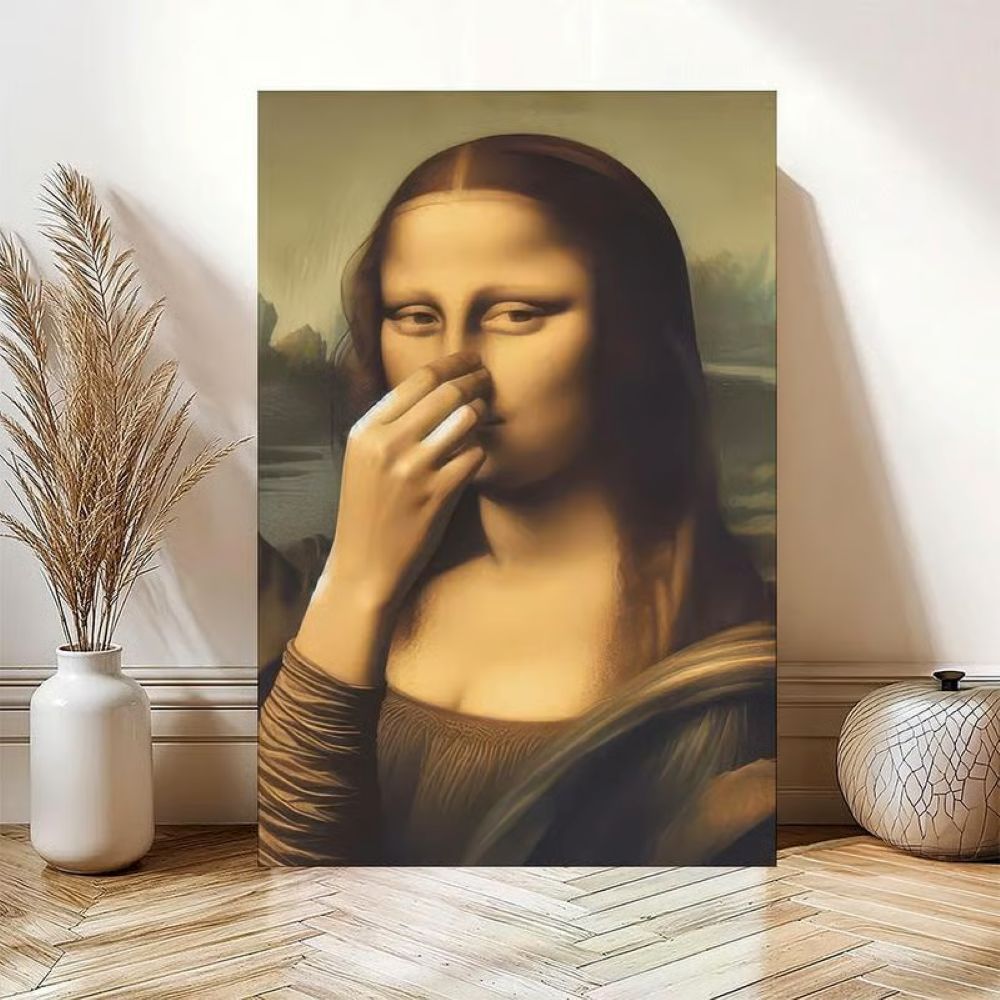 Piece Mimics Mona Lisa Bathroom Wall