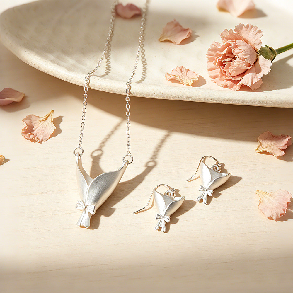 Real Flower Keepsake Necklace – Hold Your Memories In Bloom