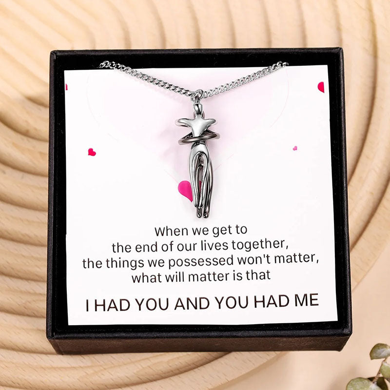 Eternal Embrace – Timeless Hug Couple Necklace