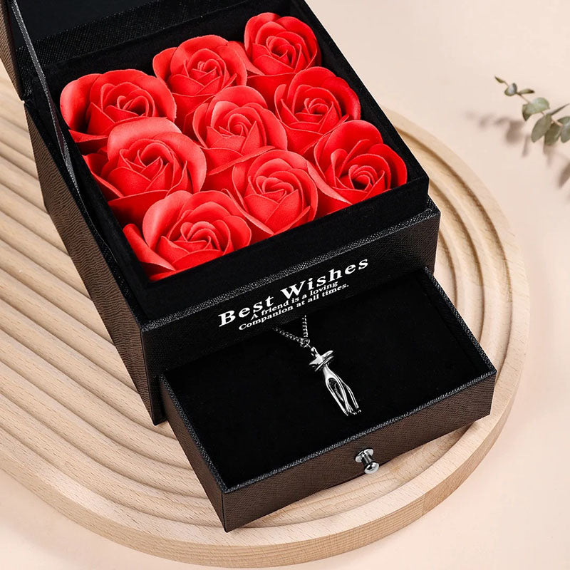 Eternal Embrace – Timeless Hug Couple Necklace